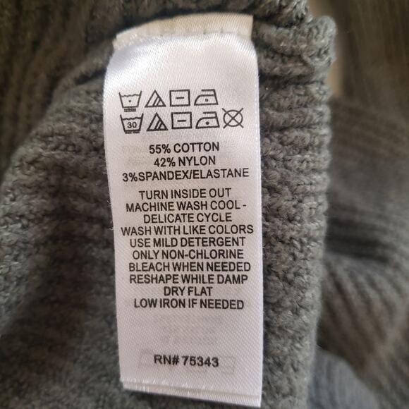 Ruby Moon v neck sweater sage green tight knit size medium - Picture 5 of 12